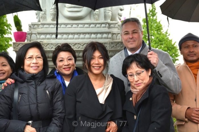 Bussy-Saint-Georges ► La communauté khmère et le maire ont inauguré la statue Bayon [Diaporama]