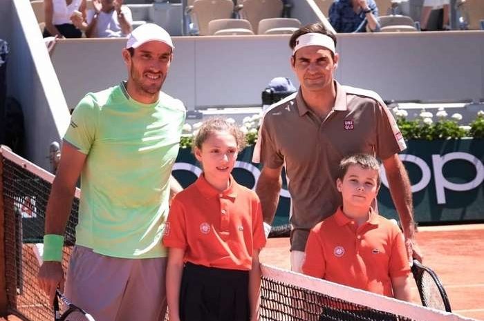 Thorigny-sur-Marne ► Nélia, de l’école du Tennis club, a accompagné Roger Federer sur le court central de Roland-Garros