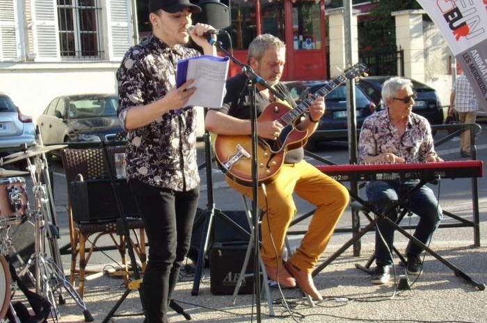 Meaux ► Les Ritourn’elles : le premier karaoké acoustique a fait chanter le public