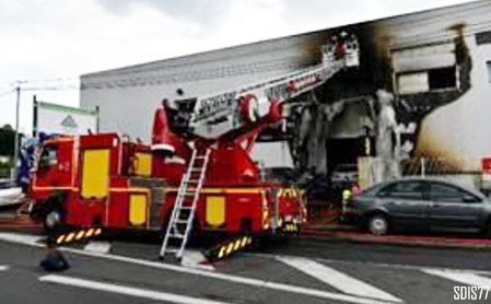 Chelles ► Incendie dans un garage automobile : le feu et les fumées font huit victimes