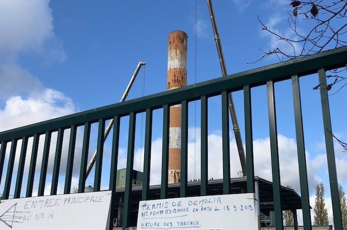 Compans ► Seveso : la destruction de la cheminée de la Gerep a commencé 