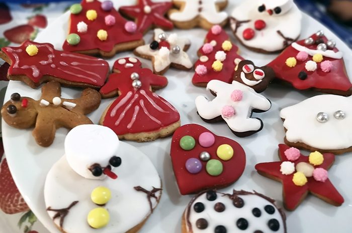 La seconde petite recette du week-end ► Les biscuits de Noël en pain d’épices : mettez de la couleur sur votre table