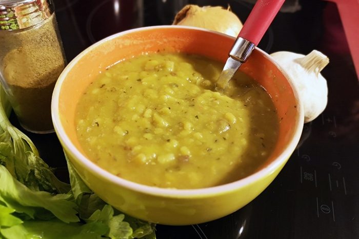 ​La petite recette du week-end ► La soupe de pois cassés au cumin : un bienfait à chaque cuillère