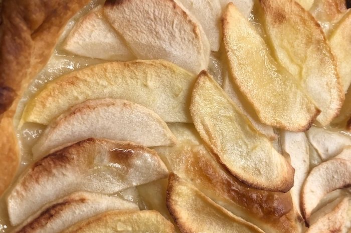 La petite recette du week-end ► Le secret de la tarte aux pommes « Restez-chez-vous »