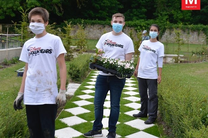 Coupvray ► Disneyland-Paris fait don de dix mille plants de fleurs aux habitants du Val d’Europe [Vidéo]