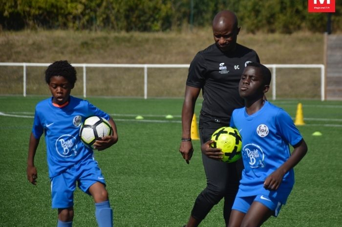 Dammartin-en-Goële ► [Vidéo] Christopher Oualembo est venu entraîner les jeunes footballeurs du Club Sportif Dammartinois