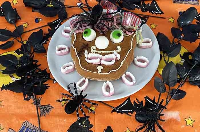 La petite recette du week-end par JED ► [Vidéo] Le gâteau à la carotte pour Halloween : gentils frissons autour d’un crâne