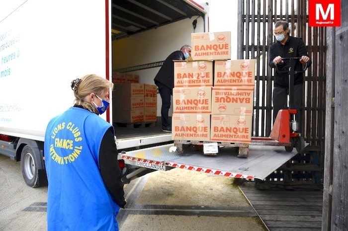 Champs-sur-Marne ► [Vidéo] Neuf tonnes de produits alimentaires et d’hygiène distribuées aux étudiants de Gustave-Eiffel