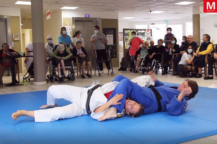 Saint-Soupplets ► [Vidéo] Première aux Bruyères : la championne de judo, Camille Beney, en démonstration pour les résidents