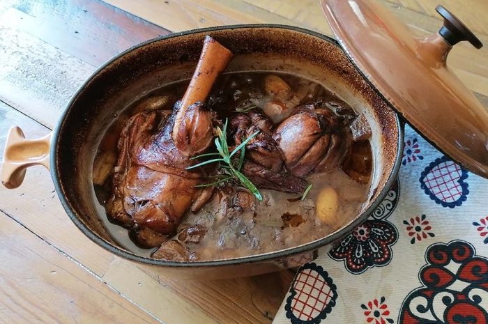 La recette du week-end, par Sandrine Mateo ► La traditionnelle souris d’agneau confite au romarin : pourquoi pas pour la fête des mères ?