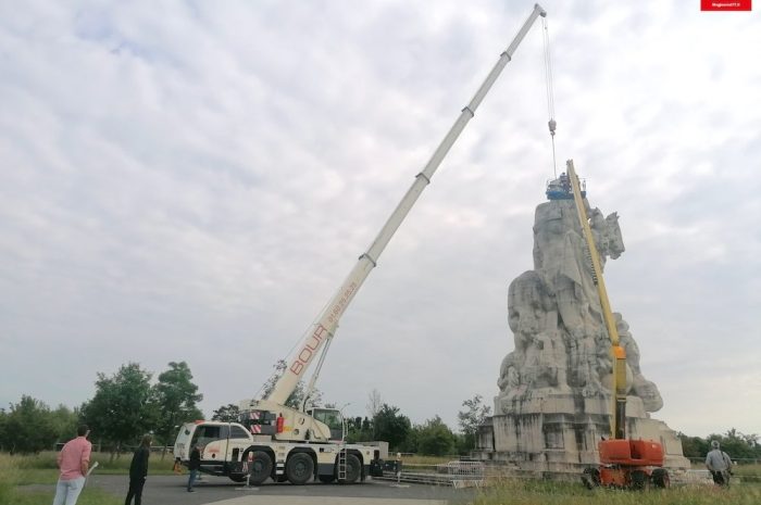 Meaux ► [Vidéo] Monument américain : un morceau de la statue foudroyée menaçait de chuter 