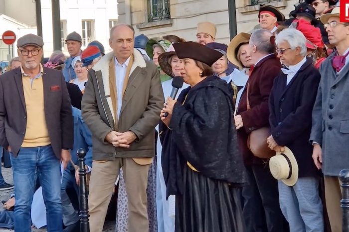 Meaux ► [Vidéo] Cent bénévoles costumés ont défilé pour le congrès des spectacles historiques 