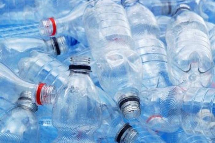 Ile-de-France ► Consigne des bouteilles en plastique pour recyclage : « une fausse bonne idée »
