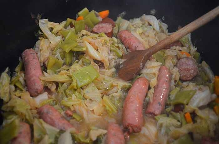La recette du week-end ► Les saucisses de porc au chou, sans chichis