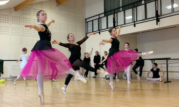 Saint-Thibault-des-Vignes ► [Vidéo] L’association Entr’Chat présentera le ballet Cendrillon et la comédie musicale Glee à l’espace Marc-Brinon 