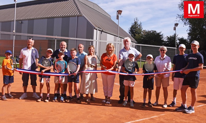 Bailly-Romainvilliers  [Vidéo] : Les deux courts extérieurs du club de tennis ont un nouveau revêtement en terre battue sur synthétique