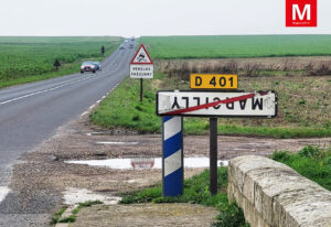 Seine-et-Marne : Les agriculteurs en colère retournent les panneaux d'entrée des villes et villages