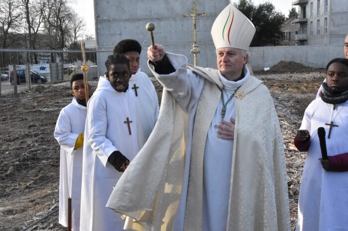 Chelles ► Eglise Sainte-Bathilde : l’évêque de Meaux a béni le terrain de la future construction