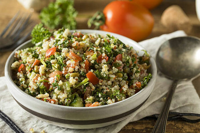 La recette du week-end ► Avec le quinoa et les petits légumes frais, les salades se mettent au diapason de la saison